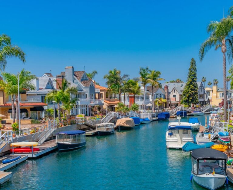 Naples beach houses on canal in Long Beach, California (P)